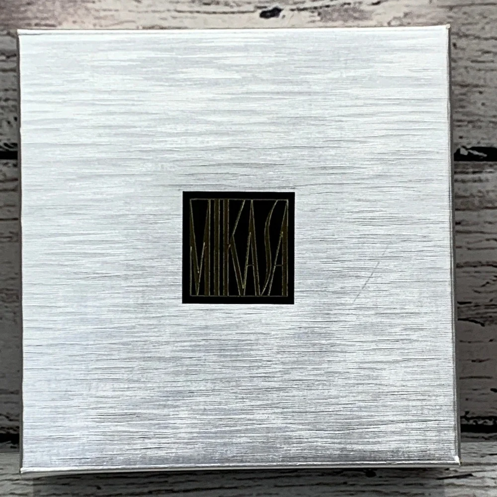 Mikasa geometric equinox